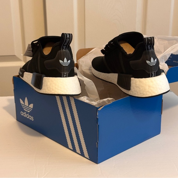 New Adidas NMD R1 Black Sneakers Womens 7 - Picture 3 of 7